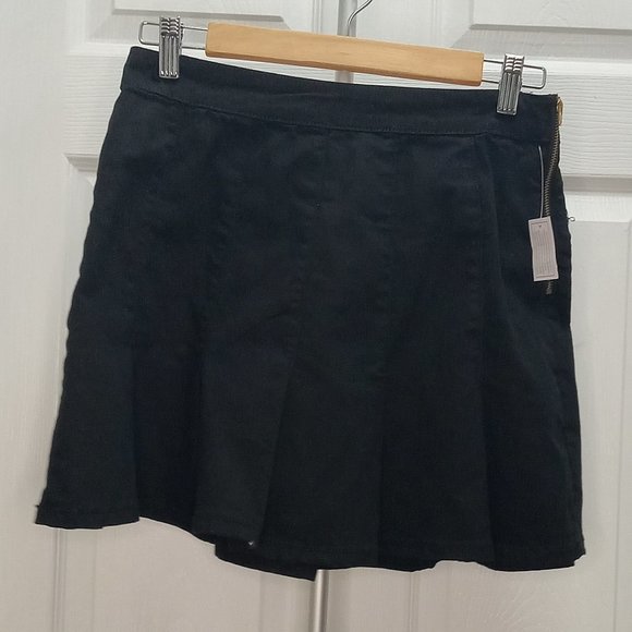 No Boundaries Skirt (NWT) - Picture 3 of 6